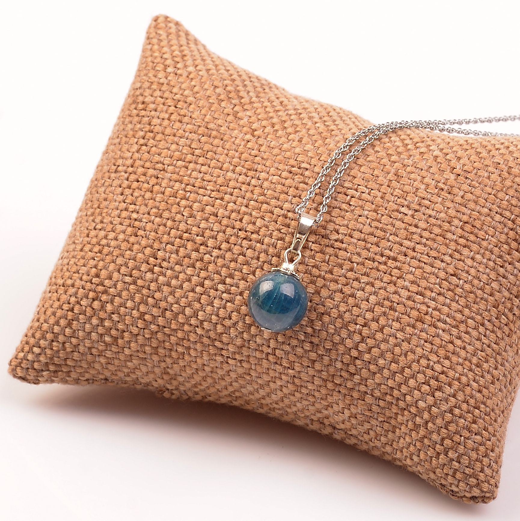 Apatit Taşı Kolye Taş Sandığı