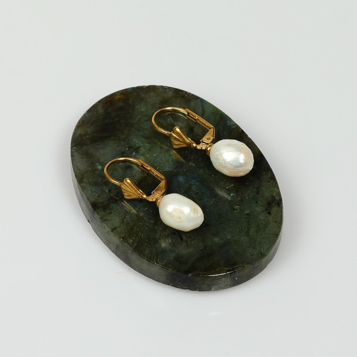 Sakız İnci Çelik Küpe – Altın Renkli