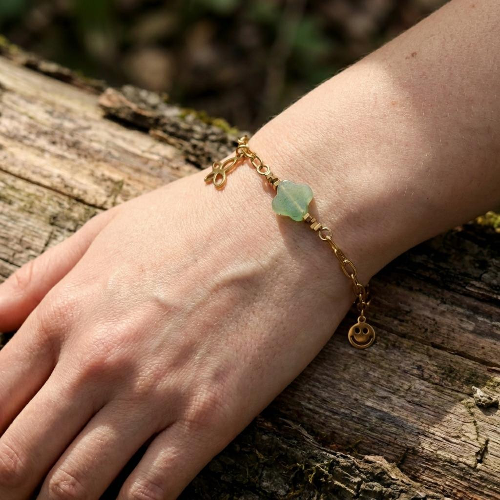 Yonca Formlu Yeşil Çilek Kuvars Taşlı Gold Çelik Bileklik