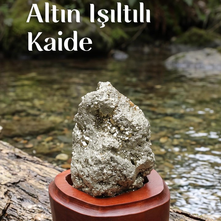 Ahşap Kaideli Pirit Taşı Kütle