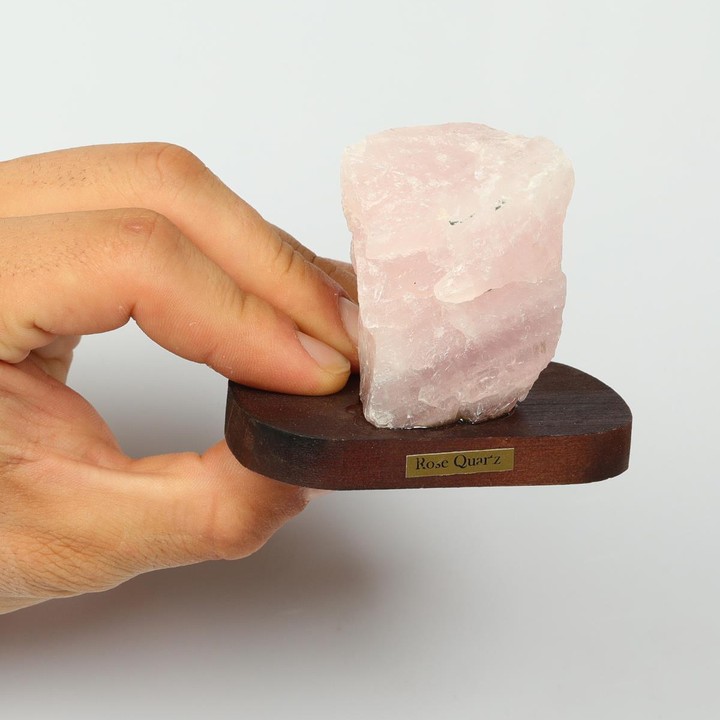 Ahşap Kaideli Ham Pembe Kuvars Taşı Kütle