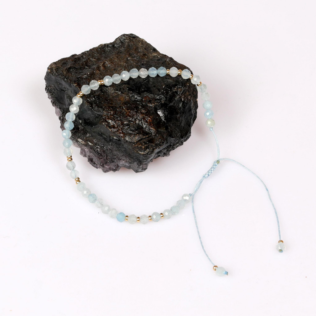 Akuamarin Taşı Bileklik – 3,5 mm Doğal Taş, Makrome Örgülü, Ayarlanabilir Unisex Model Akuamarin Taşı Bileklik – 3,5 mm Doğal Taş, Makrome Örgülü, Ayarlanabilir Unisex Model