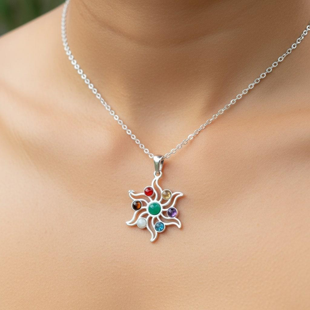 Çakra Güneşi Çelik Kolye – Doğal Taş Enerjisi ve Şık Tasarım Bir Arada
