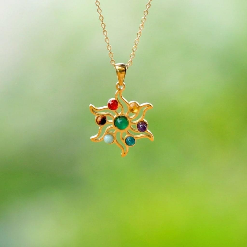 Altın Renkli Çakra Güneşi Çelik Kolye – 7 Taşlı Doğal Taş Çakra Kolye