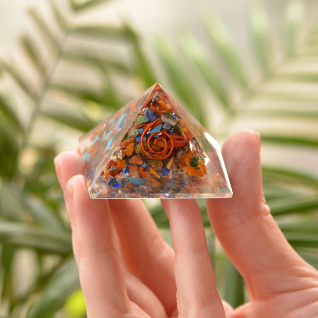 Çakra Taşları Orgonit Piramit Çakra Taşları Orgonit Piramit