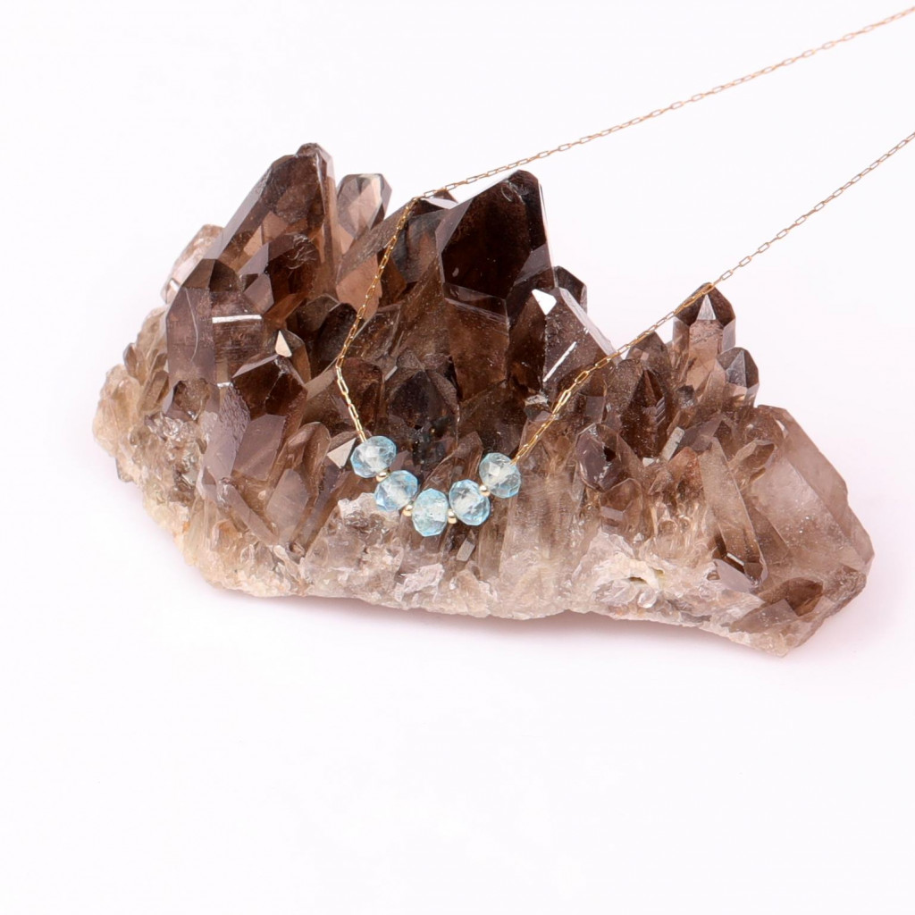 Çelik Zincirli Mavi Topaz Kolye