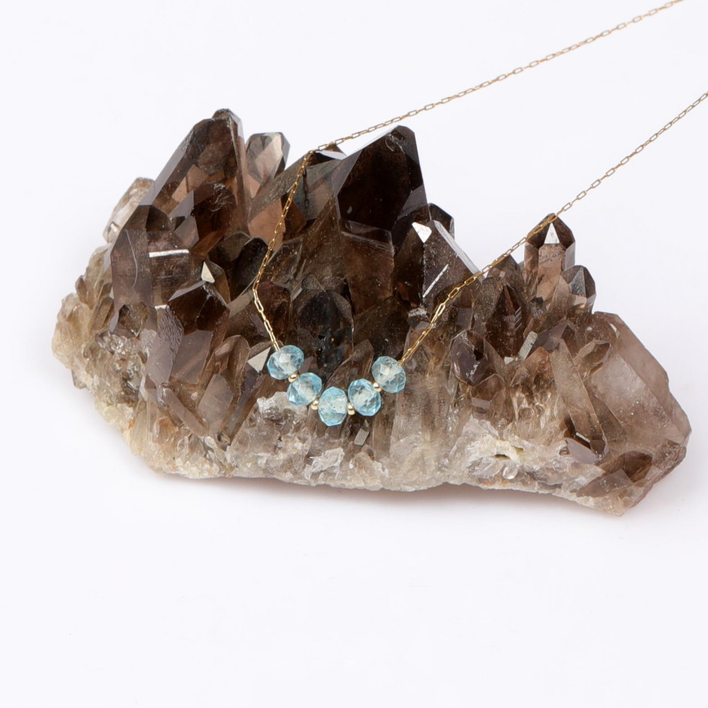 Çelik Zincirli Mavi Topaz Kolye