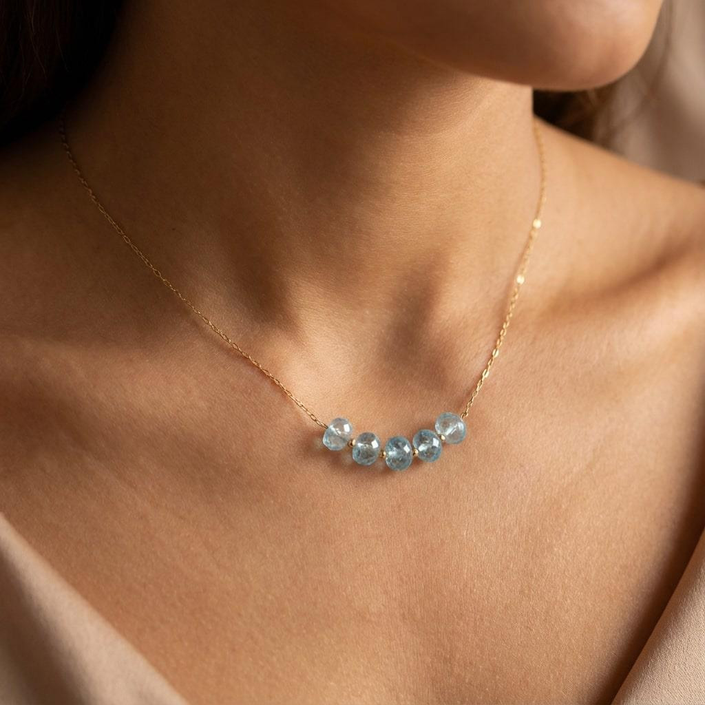 Çelik Zincirli Mavi Topaz Kolye