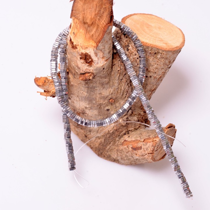 Cıvata Hematit Taşı Dizi - 1x4 mm