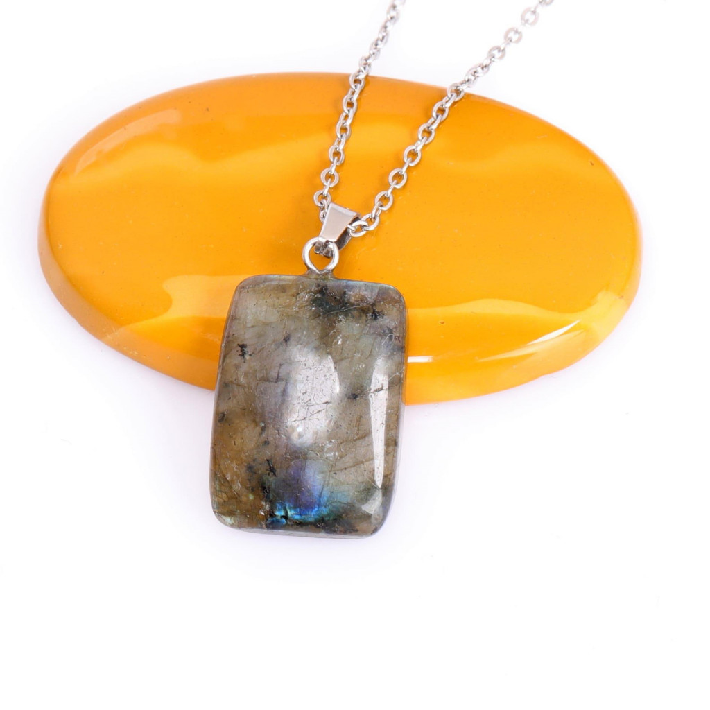 Dikdörtgen Kesim Labradorit Taşı Kolye – Çelik Zincirli