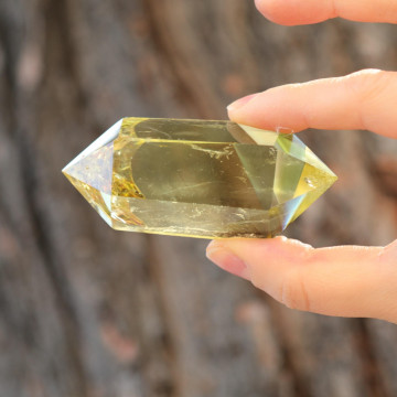 Doğal Çift Uçlu Limon Kuvars Taşı – 100 gr – Enerji Dengeleyici Kristal Kuvars