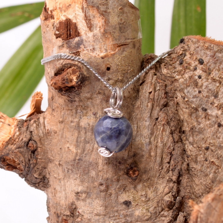 Faset Kesim Safir Taşı Kolye - 10 mm