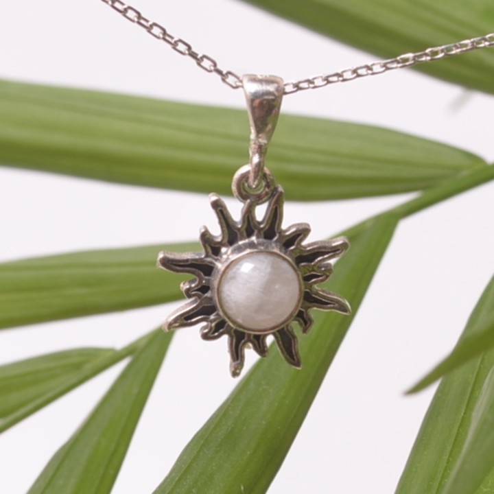 Güneş Şeklinde Ay Taşı Gümüş Kolye - Küçük Boy - 1