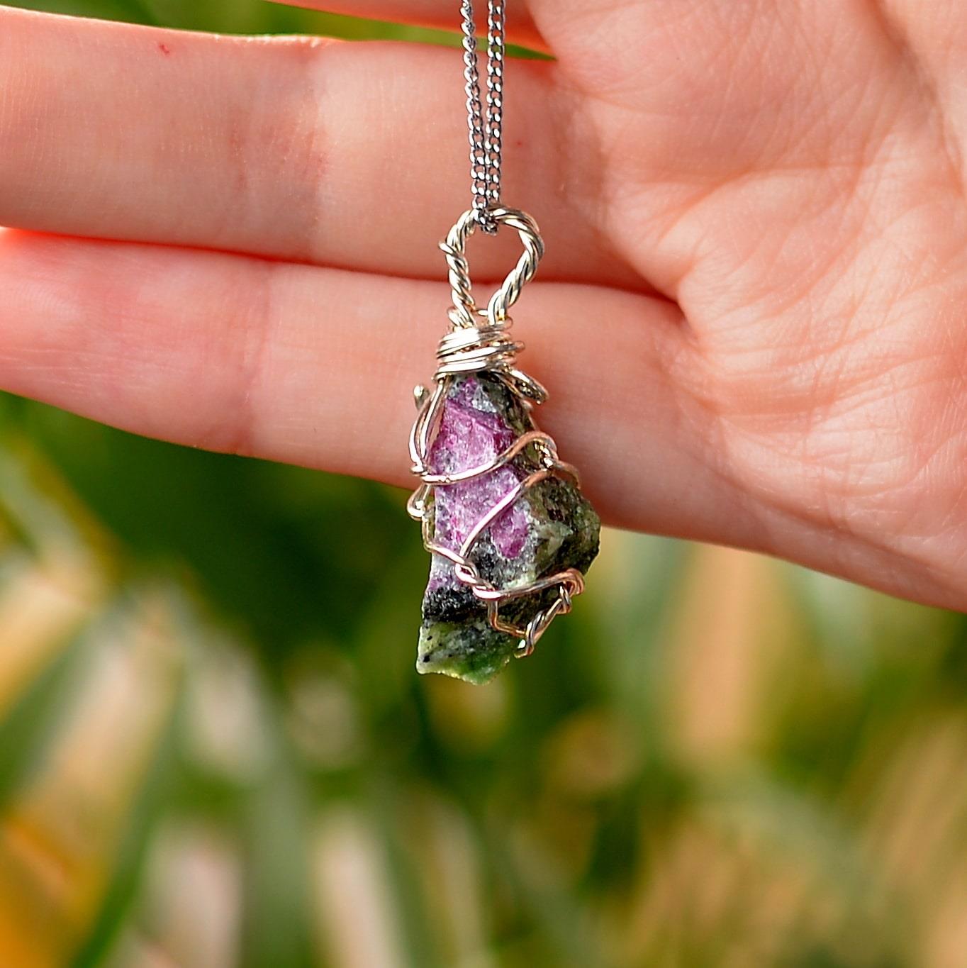 Ham Anyolit Stone Necklace Ruby in Zoisit Stone