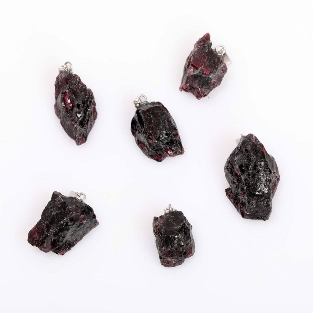 Ham Lal Taşı Kolye – Doğal ve İşlenmemiş – Çelik Zincirli