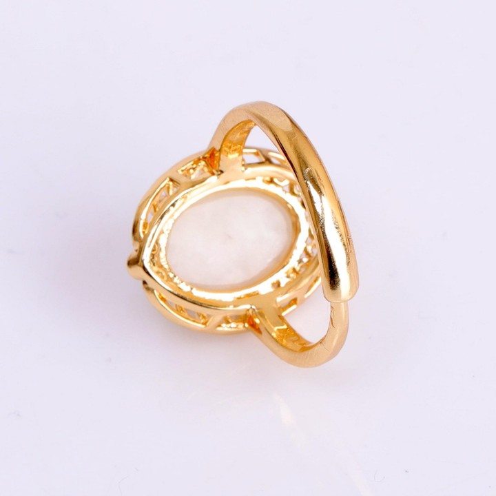 Hanedan Model Ay Taşı Yüzük - Altın Renkli