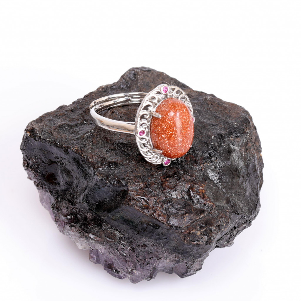 Hanedan Model Yıldız Taşı Yüzük