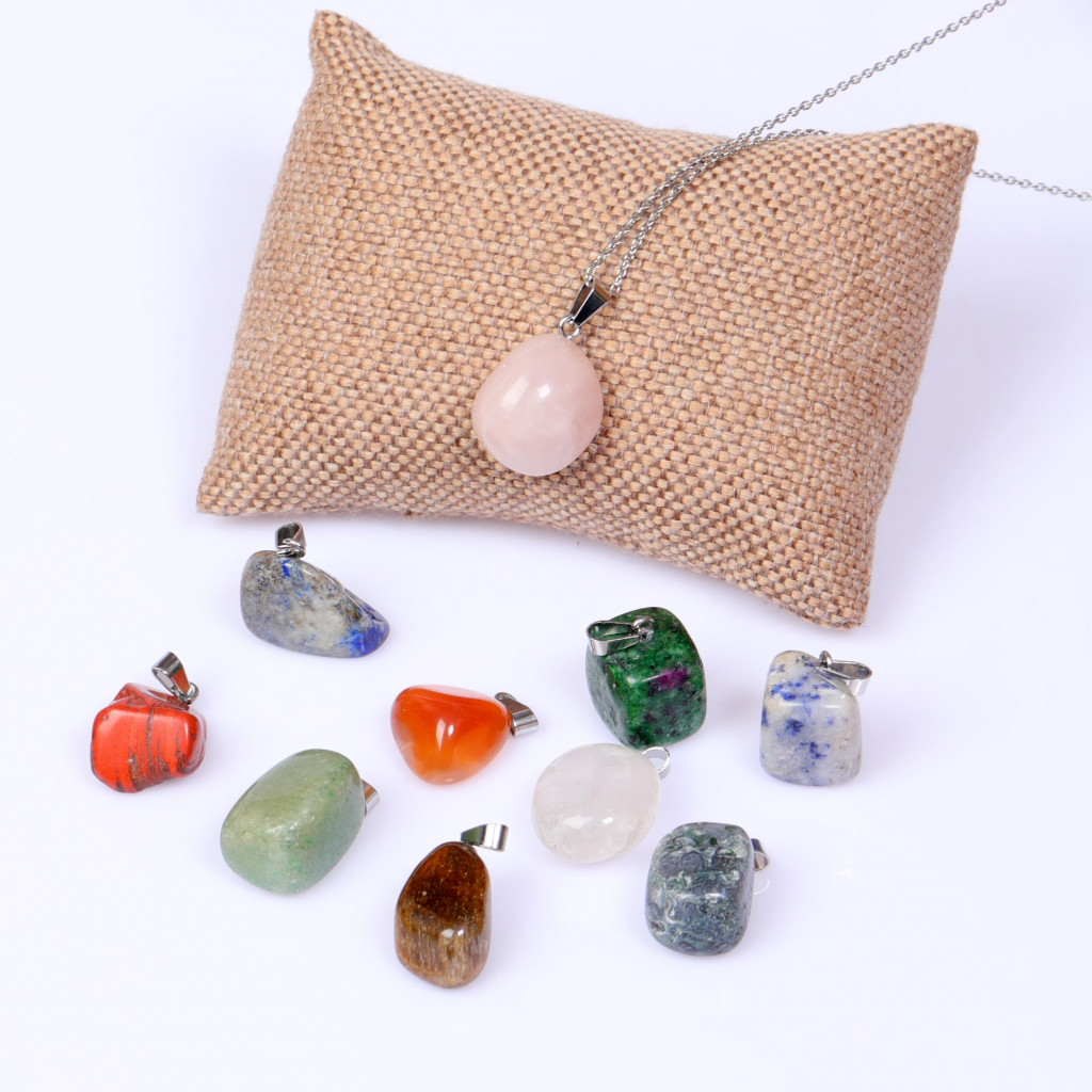 Her Güne Yeni Bir Enerji: 10 Adet Karışık Doğal Taş Kolye Ucu ve Çelik Zincir Seti