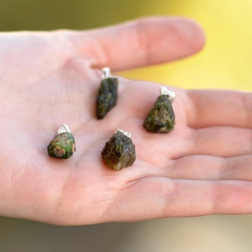 İşlenmemiş Yeşil Turmalin Taşı Gümüş Kolye - 2