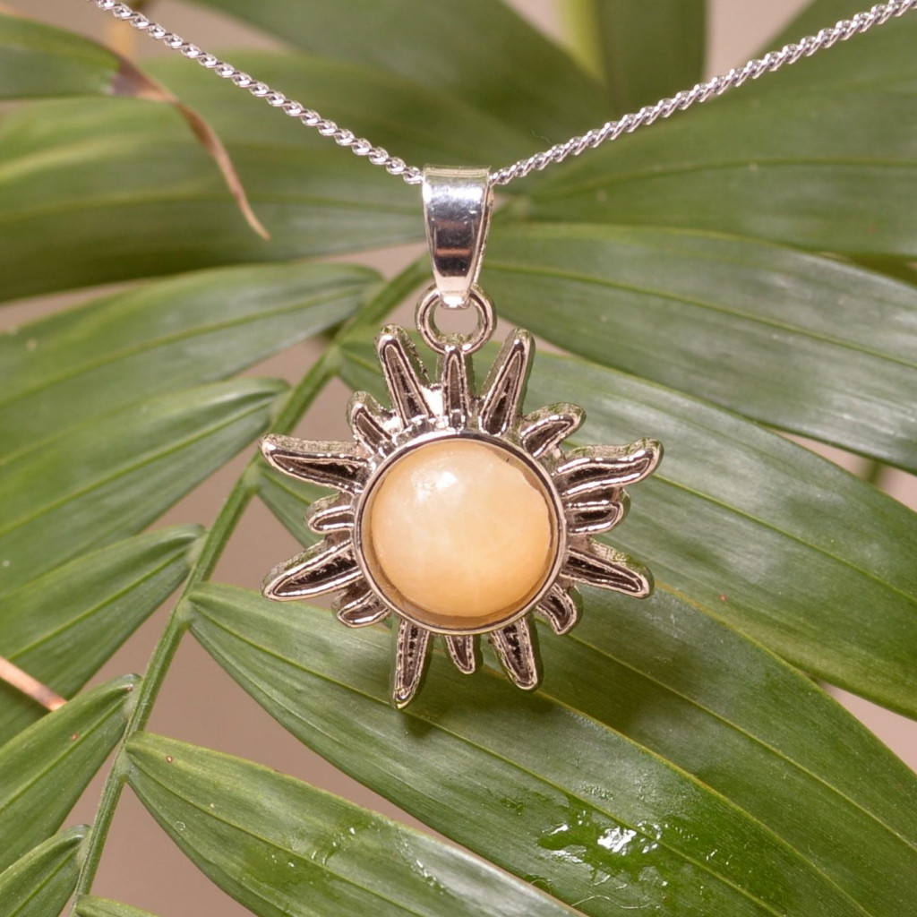 Kalsit Taşı Güneş Kolye