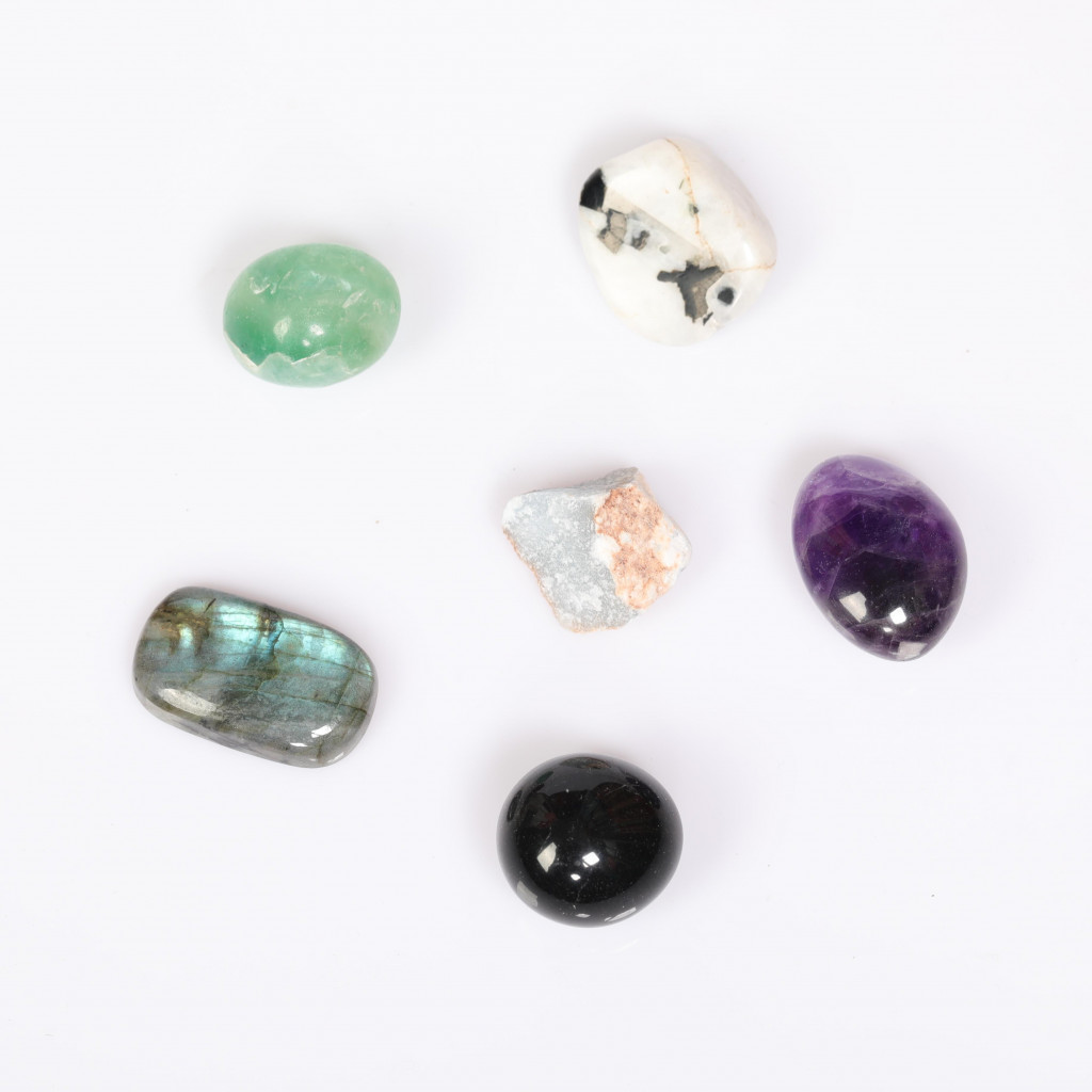 Kova Burcu Doğal Taş Seti – Karton Kutulu