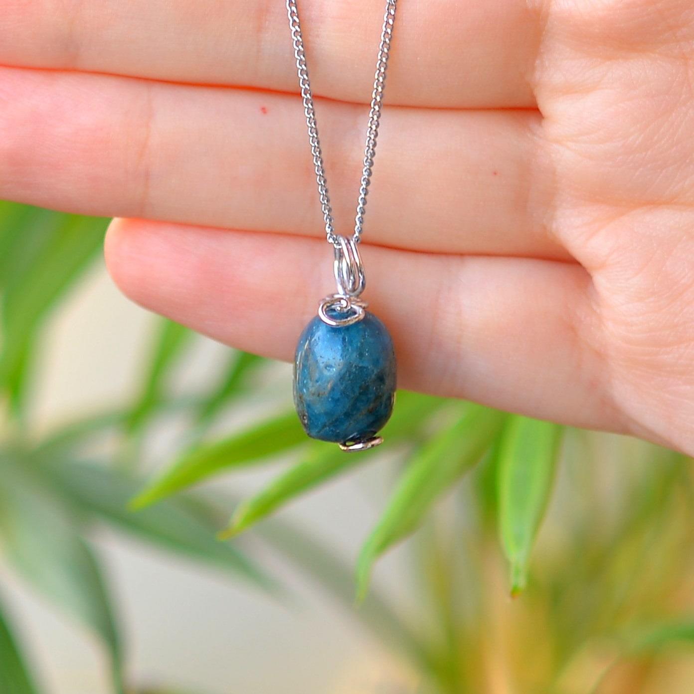 Small Apatit Stone Necklace