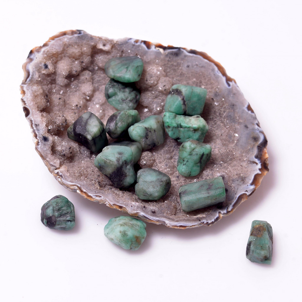 Küçük Boy Ham Zümrüt Taşı Kütle