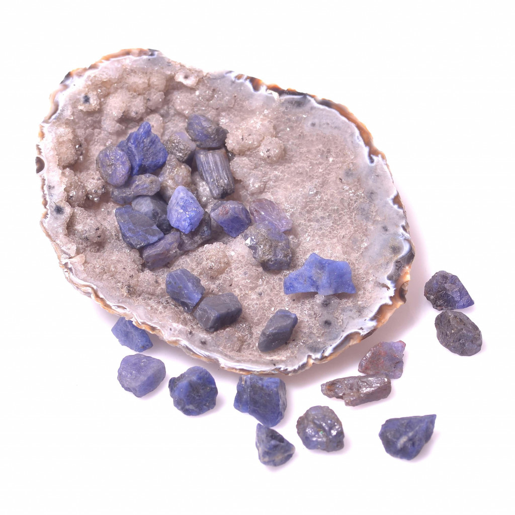 Küçük Boy Tanzanit Taşı Ham Kütle