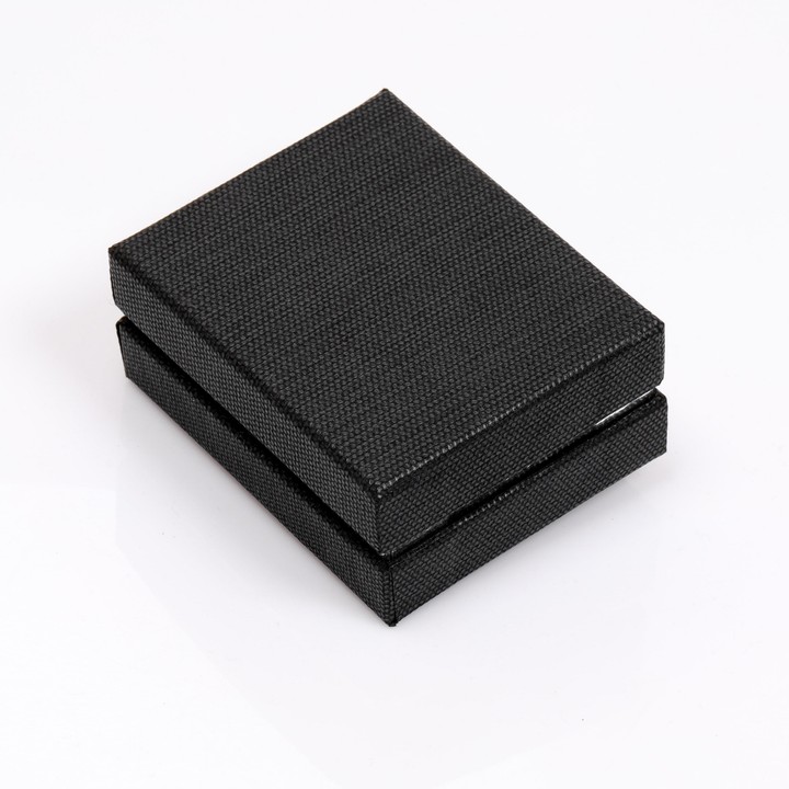 Kumaş Kaplı Kolye Kutusu – 8 x 10 x 4,5 cm