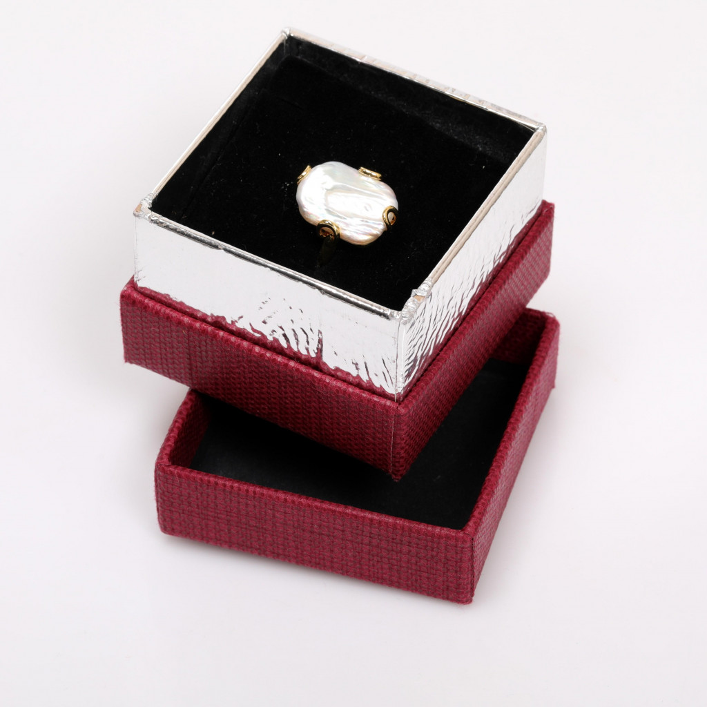 Kumaş Kaplı Yüzük Kutusu – 6,5 x 6,5 x 4,5 cm