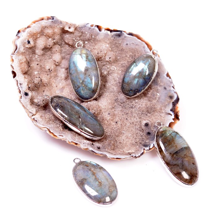 Labradorit Taşı Kolye