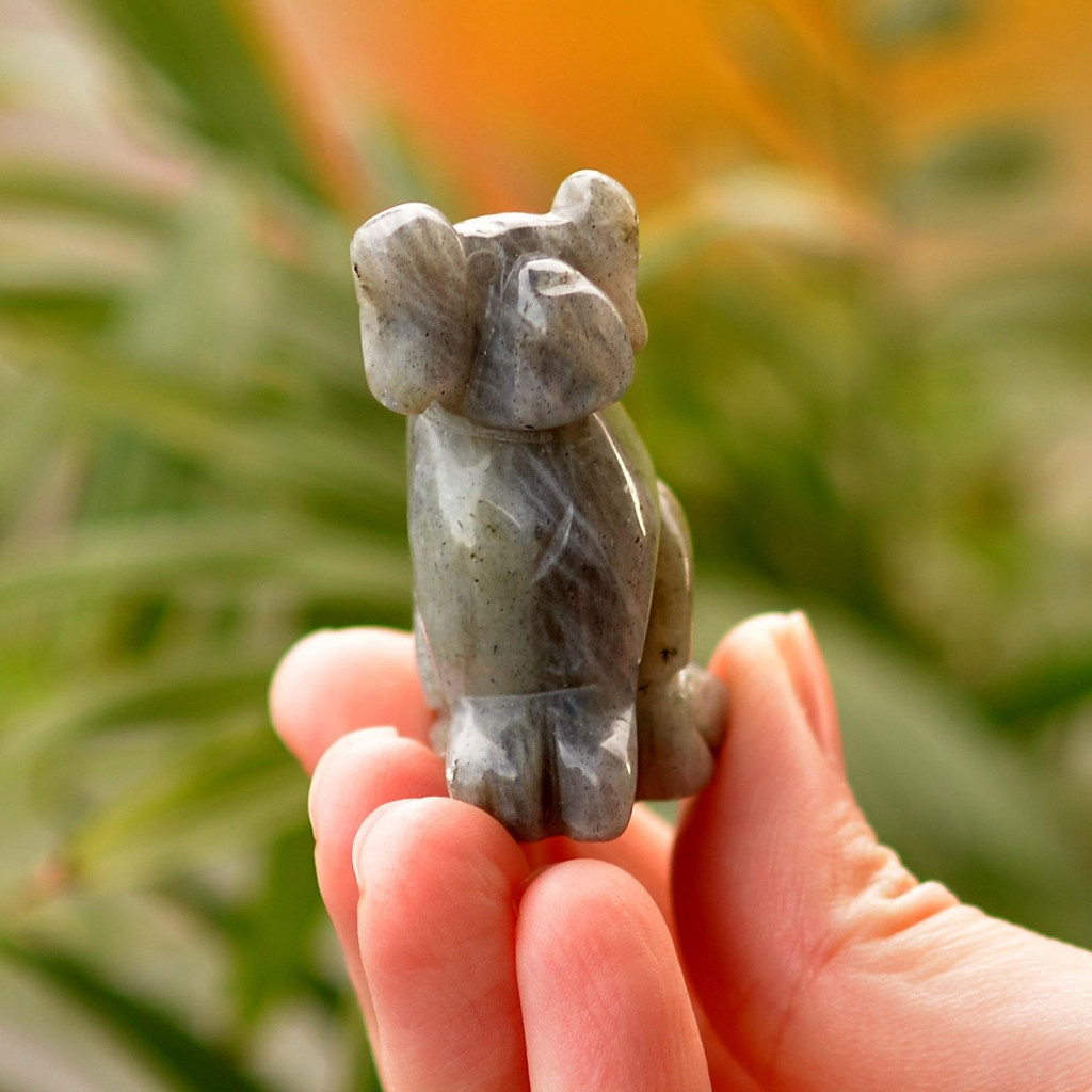 Labradorit Taşı Köpek Şeklinde Obje Labradorit Taşı Köpek Şeklinde Obje