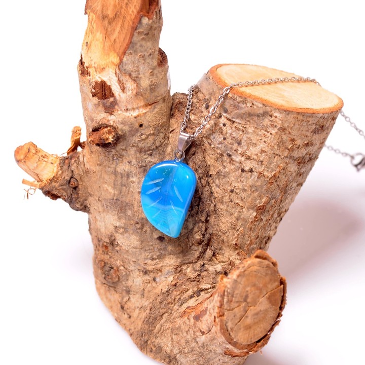 Mavi Akik Taşı Yaprak Kolye