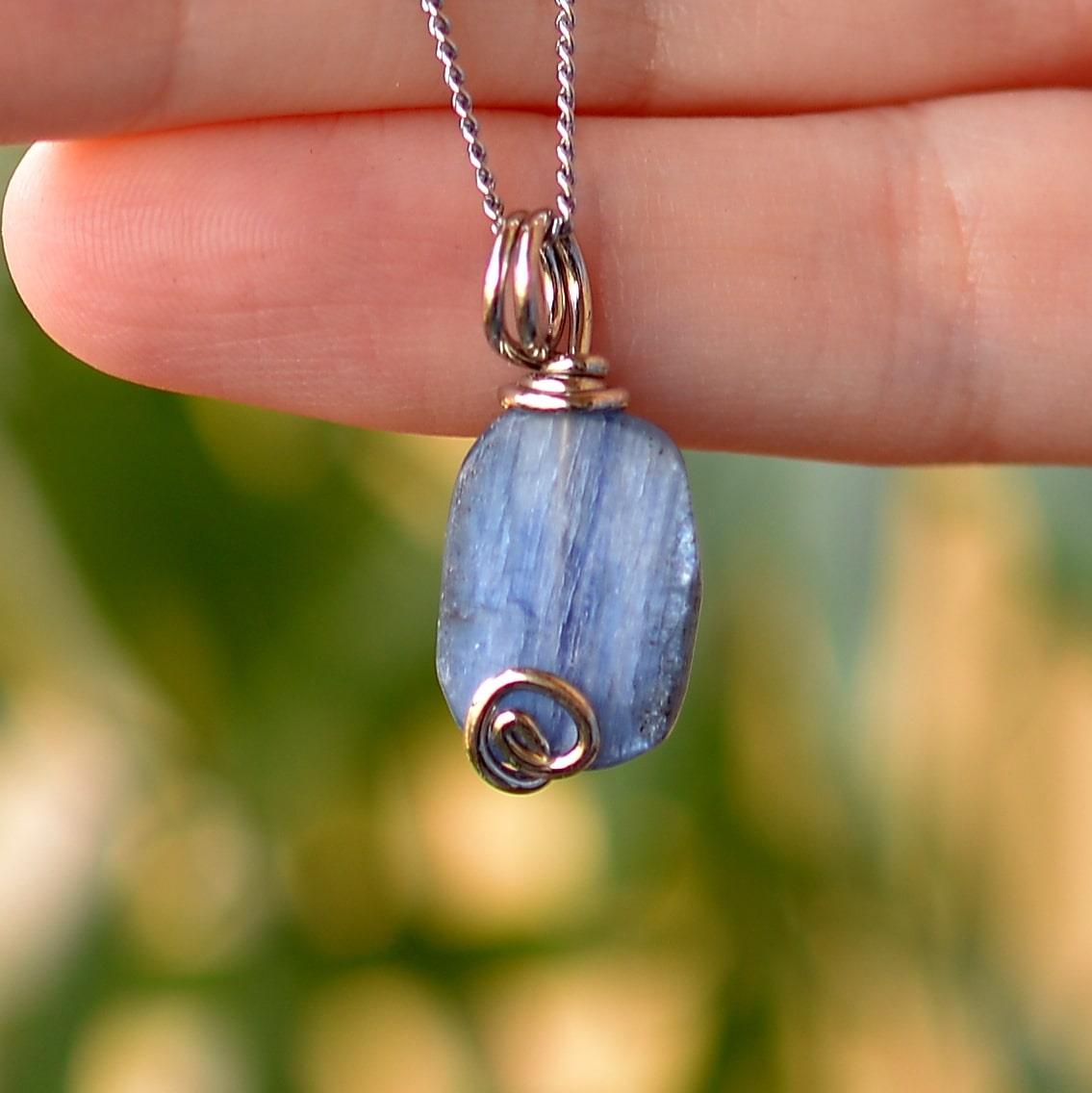 Blue Kyanit Stone Necklace