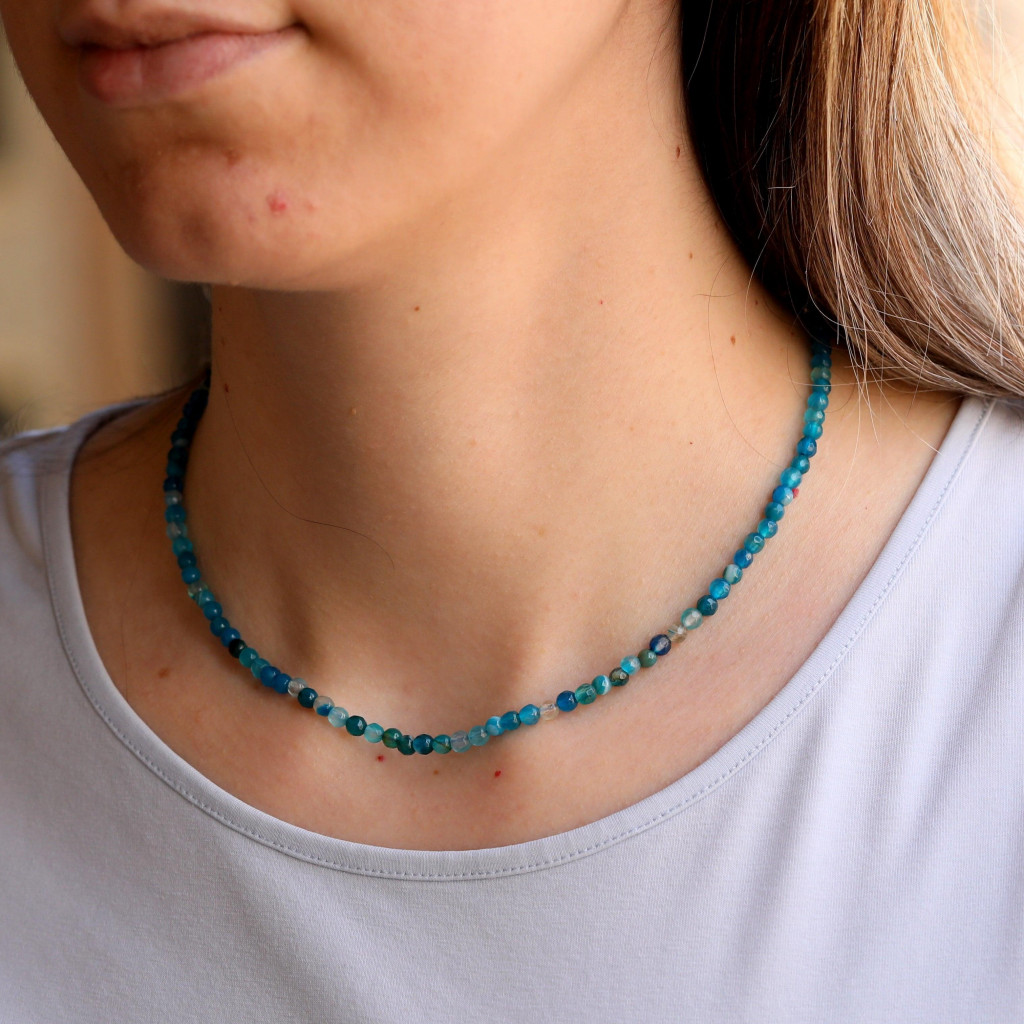 Mavi Renkli Akik Taşı Kolye - Çelik Aparatlı  4 mm Faset Kesim