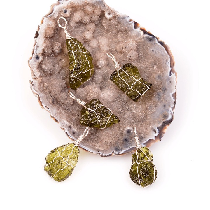 Moldavit Taşı Gümüş Kolye