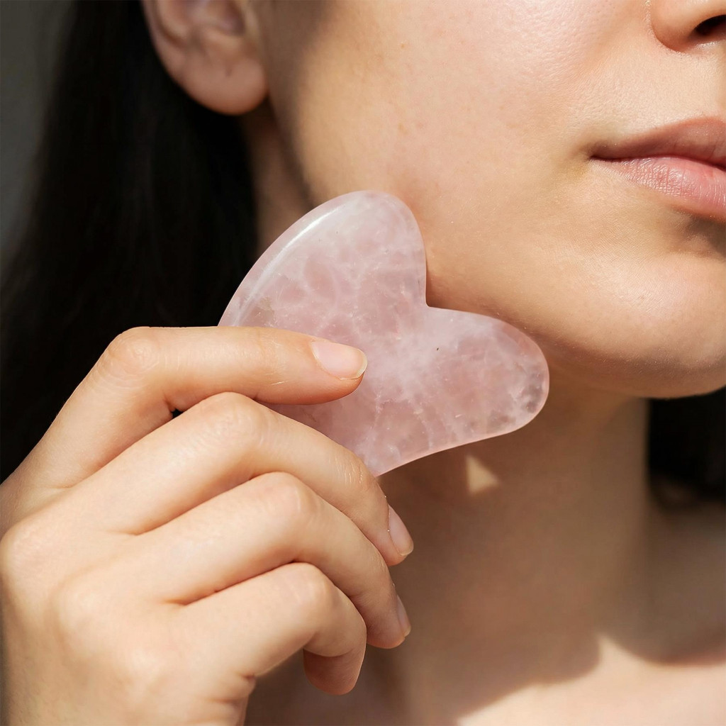 Pembe Kuvars Taşı Gua Sha Masaj Aleti (Kalp) - Açık Renkli