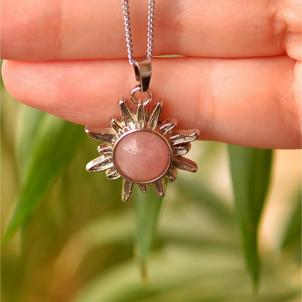 Pembe Kuvars Taşı Güneş Kolye
