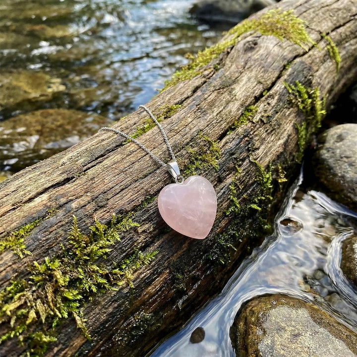 Pembe Kuvars Taşı Kalp Kolye - Açık Renkli