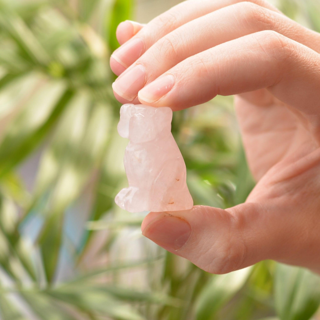 Pembe Kuvars Taşı Köpek Figürü - 4 cm