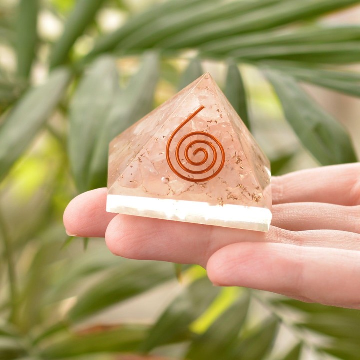 Pembe Kuvars Taşı Orgonit Piramit - 4 cm ( Açık Renkli )