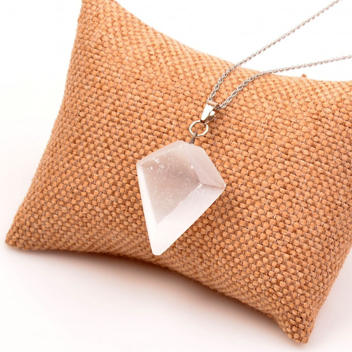 Selenit Taşı Kolye