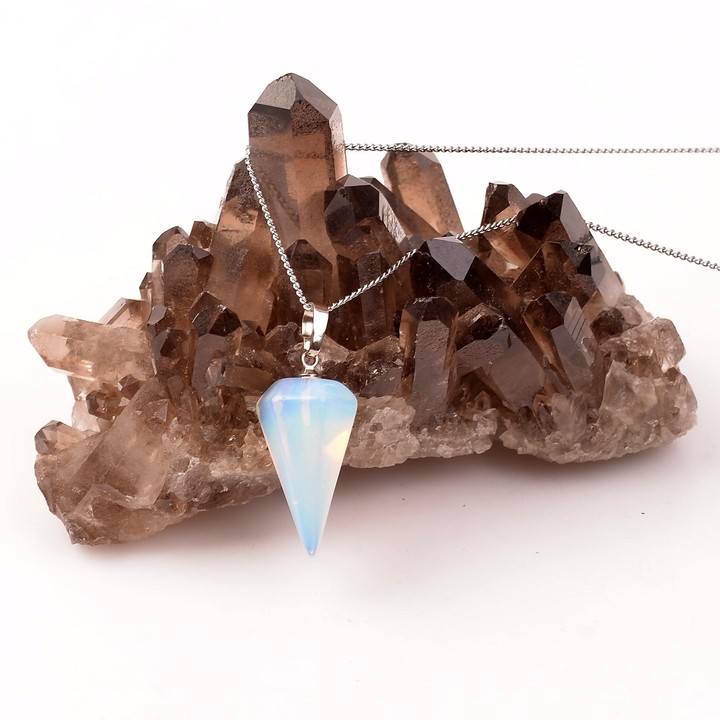 Sentetik Ay Taşı Koni Kolye