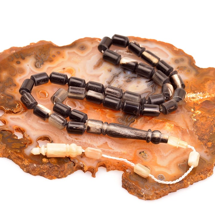 Siyah Renk Kapsül Kesim Koç Boynuzu Tesbih - 1