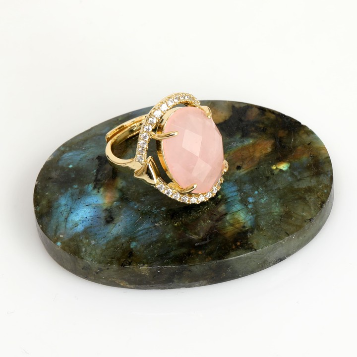Taş Süslemeli Pembe Kuvars Taşı Yüzük - Altın Renkli Ayarlamalı Yüzük