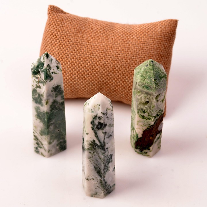 Yosunlu Akik Taşı Kazık Şeklinde Kütle