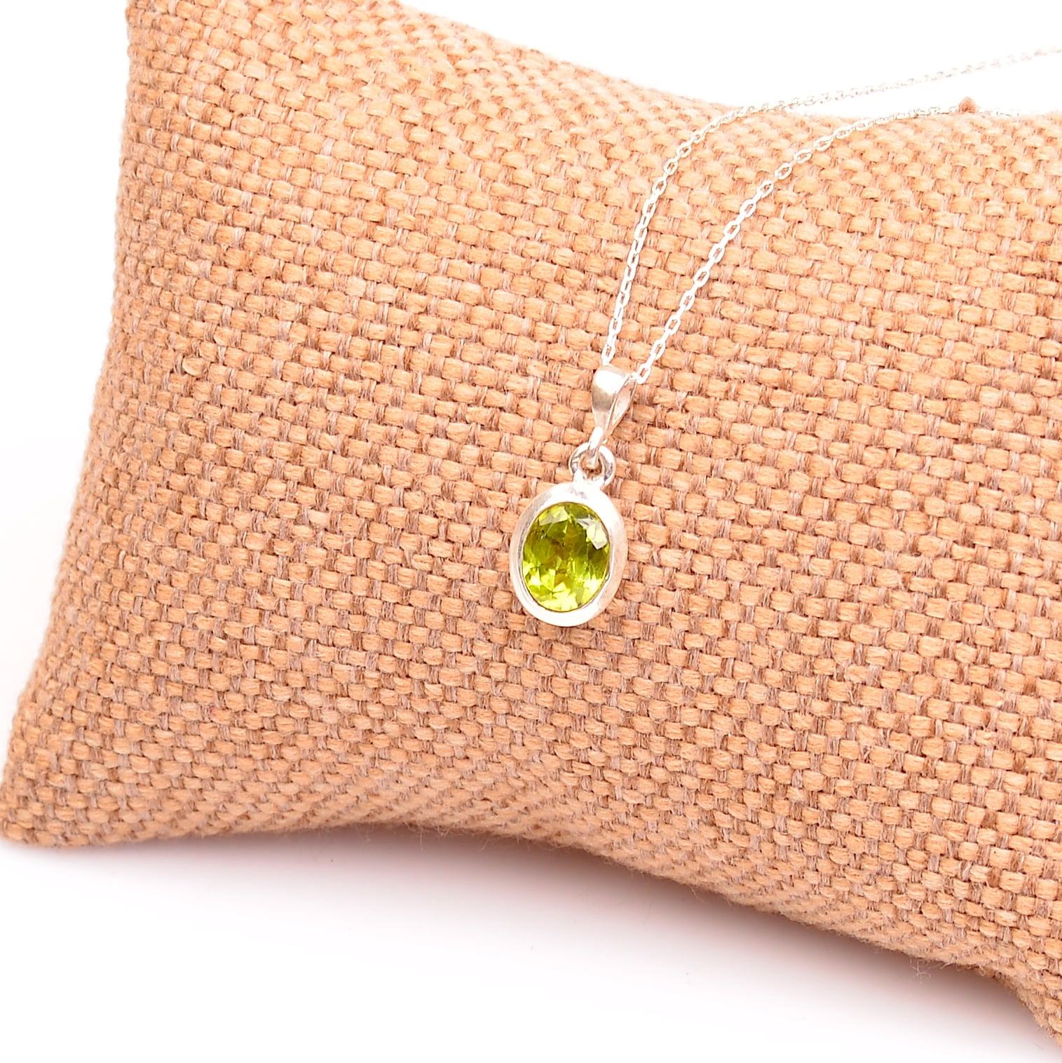Zebercet Peridot Stone Oval Silver Necklace